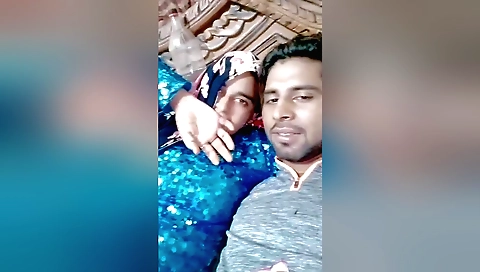 Indian slut gets screwed by her boyfriend in the kitchen