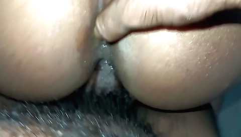 Amateur woman gives a great view of her tight twat on camera