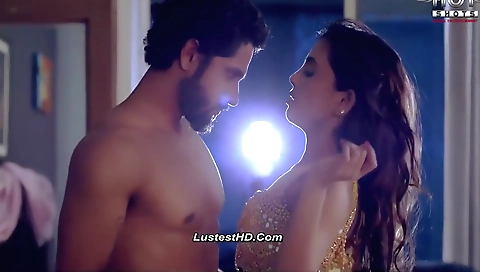 Bhabhi with a nice body gets her asshole penetrated