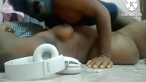 Indian hottie gets rammed with a big booty on webcam video