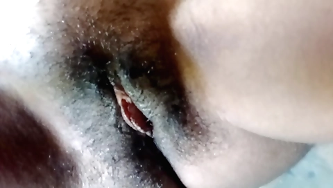 Indian girl with a nice face is horny and wants to have a great sex