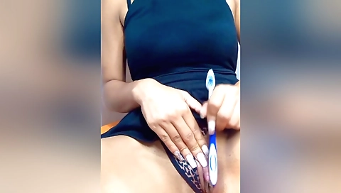Indian teen masturbates with sex toys in a solo video