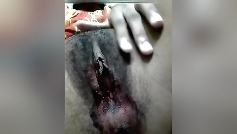 Sexy amateur indian brunette fucks herself on webcams