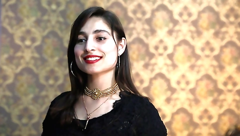 Indian hairy chick masturbates on bed in amateur vid