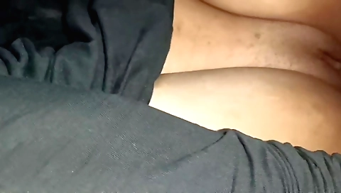 Indian amateur video shows a hot sex scene on the bedroom table