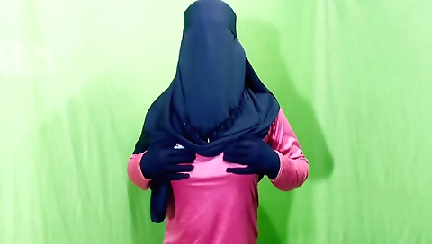 Sexy girl with shaved pussy getting horny for big cock