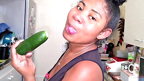 Indian solo babe with natural tits shows off her tits