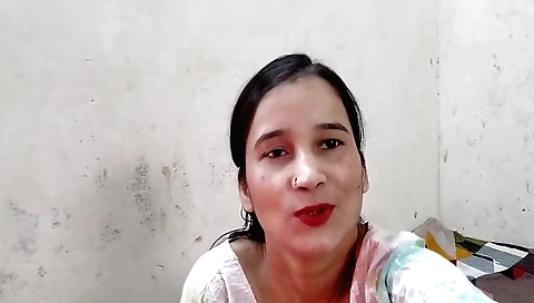 Indian solo video shows the beautiful bhabhi ko gharm me band kar me