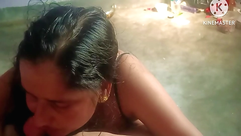 Busty indian aunt loves to show off her big natural boobs