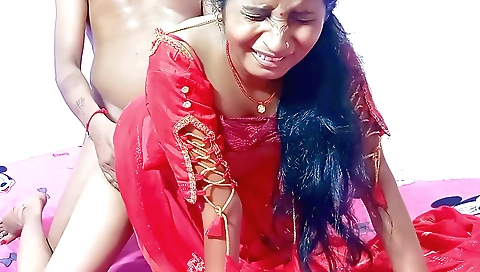 Indian brunette gets fucked on the bed in hd video