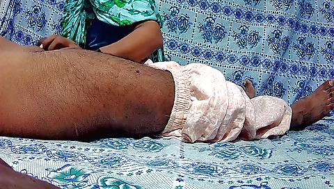 Indian babe with a nice body gets a video with herself