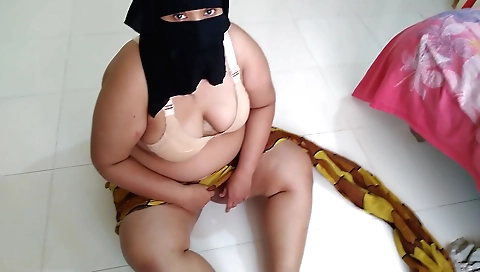 Indian big boobs milf gets stuck under bed during a hard play