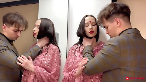 Indian girl spreads her legs for good fucking in bedroom