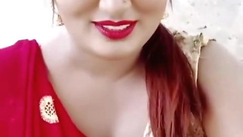 Indian webcam solo video of a big-tittied brunette