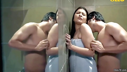 Bhabhi gets a dick in her sweet big booty in a threesome