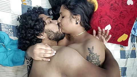 Indian babe gets her boyfriend's dick in her tight asshole