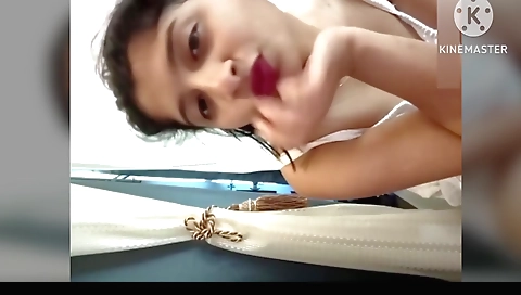 Indian babe in bed shows off her curves in hd porn