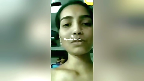 Today Exclusive-desi Chick Shows Her Boobs O Lover On Vc