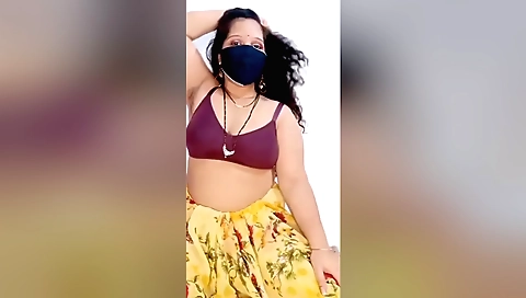 Desi Indian Aunty Ki Jawani Kya Mast Figure And Dirty Talks