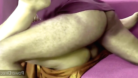 Indian house porn video with a hot chick in a small house