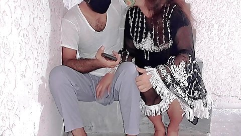 Indian babe in a hot mood making her own homemade porn vid