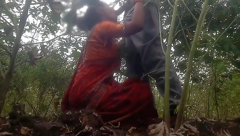 Amateur brunette getting a huge cock in her cumslot