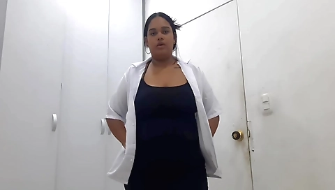 A big ass brunette doctor does her patient a blowjob