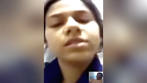 Indian beauty showing her body in a sexy solo scene