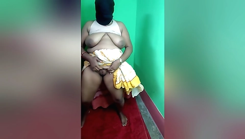 Indian solo video of land ki pyasi bhabi sruti in a bra dancing