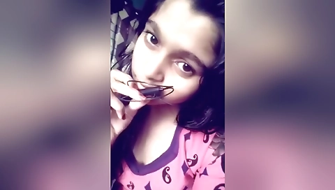 I show my bare body in my sexy webcam clip in the nude