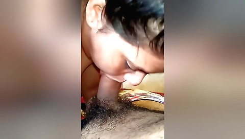 Big boobs brunette in bikini is giving an amateur vid