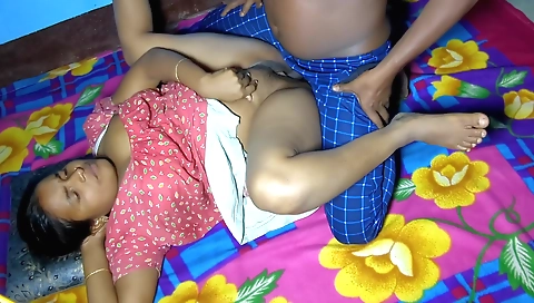 Indian brunette video with a hot look and a great body