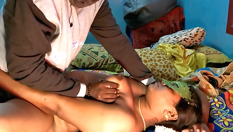 Indian girl with huge boobs gets fucked in a homemade mature video