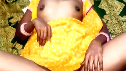 Indian desi auntly cum shot on the table for the viewers