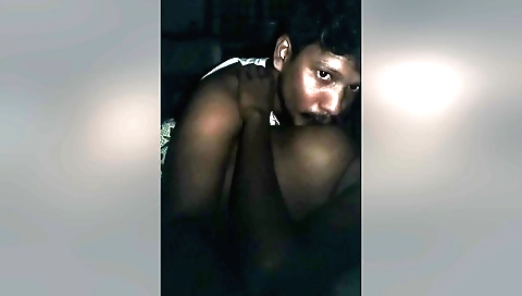 Indian amateur wife getting her mouth on a big dick