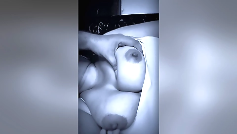 Indian girl suck her huge boobs and to feel them in pussy