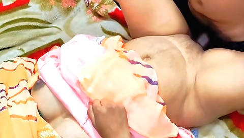 Indian brunette is fucked in homemade hardcore vid