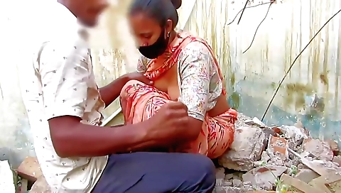 Indian Village Bhabhi Fucked By Her Devar In Form - Viral Video