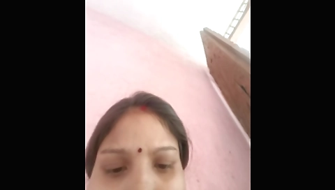 Indian teen with a big pussy and a sexy face in a sex tape