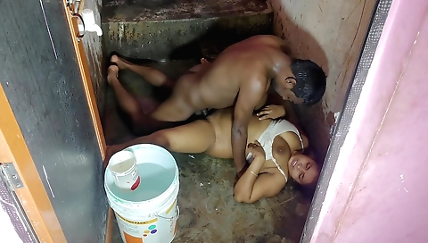Indian babe with a sexy body and wet pussy in her bathroom