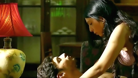 Mature indian beauty gets her pussy penetrated by two cocks