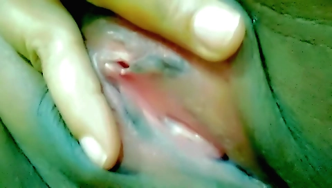 Indian brunette masturbates in her bedroom in public