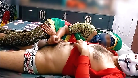 Hot bhabhi takes dick in her hungry body and enjoys